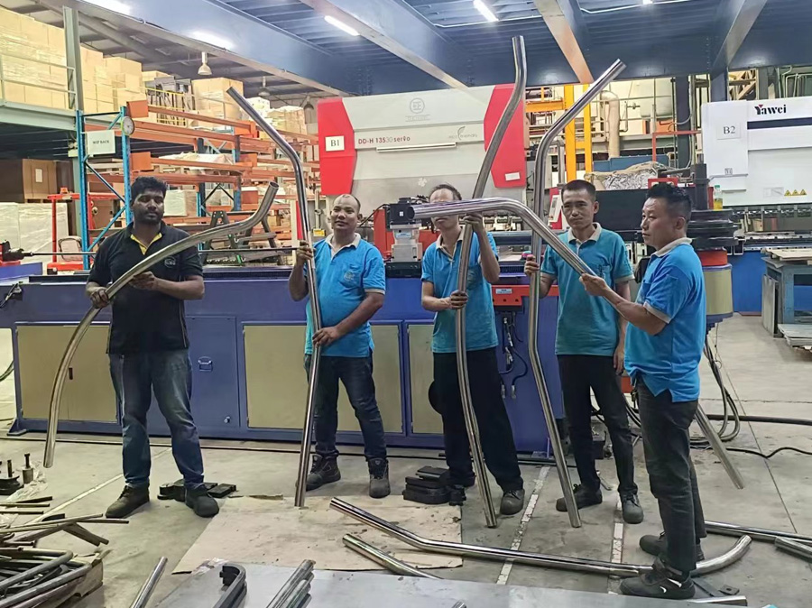 Cooperation with foreign customers 23