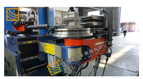 Application of pipe bending machine in automobile industry插图