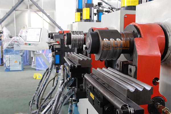 Four Heads Tube Bending Machine插图