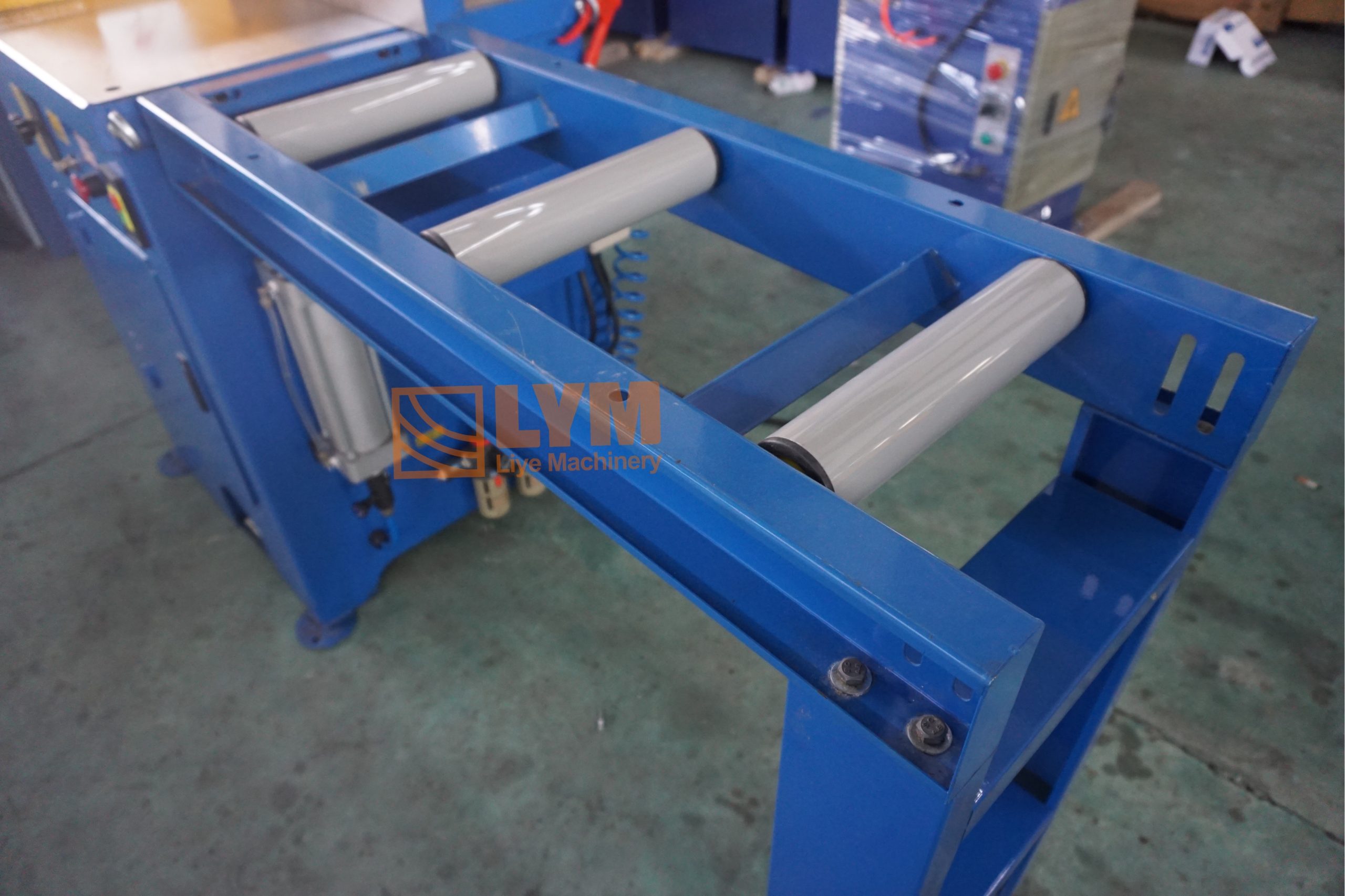 NC SEMI-AUTOMATIC ALUMINUM CUTTING MACHINE插图2