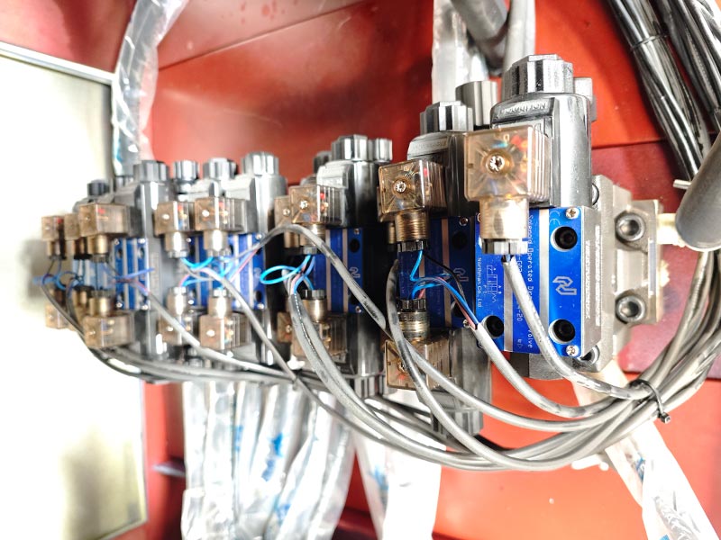 DW50CNC2A2S 2-Axis Servo Pipe Bender with Double-Layer Tooling插图3