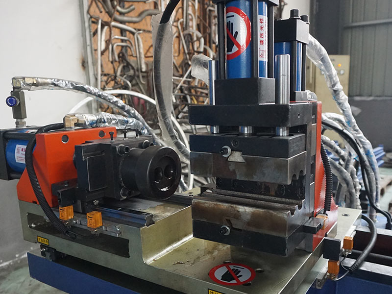 SW38 Four-head Tube Bending Machine With Shrink Pipe插图