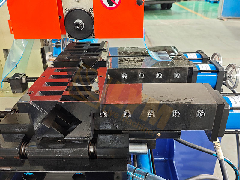YJ425CNC Fully Automatic Pipe Cutting Machine (Servo Feeding, Left and Right Clamping)插图5