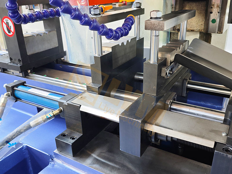 YJ355CNC Fully Automatic Pipe Cutting Machine (Servo Feeding, Upper and Lower Clamping)插图3