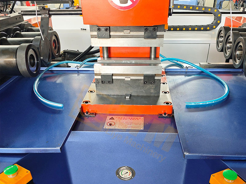 SG80 Dual-Head Four-Station Tube Shrinking Machine插图